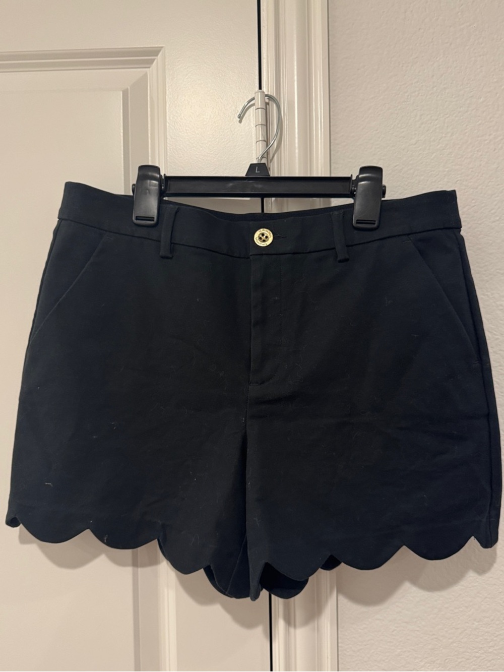 Lilly Pulitzer Black Scalloped Hem Shorts